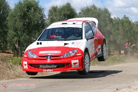 Tutto pronto per il rally, si comincia. Rombano i motori a Ruffano